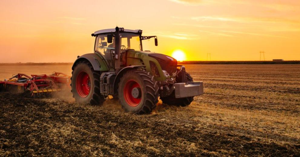 991-ratio-traktor-zemedelie