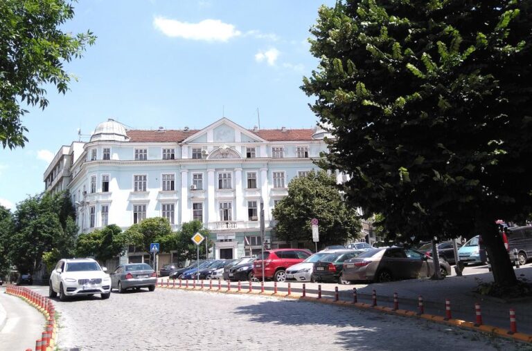 991-ratio-praviat-etazhen-parking-v-centyra-na-varna