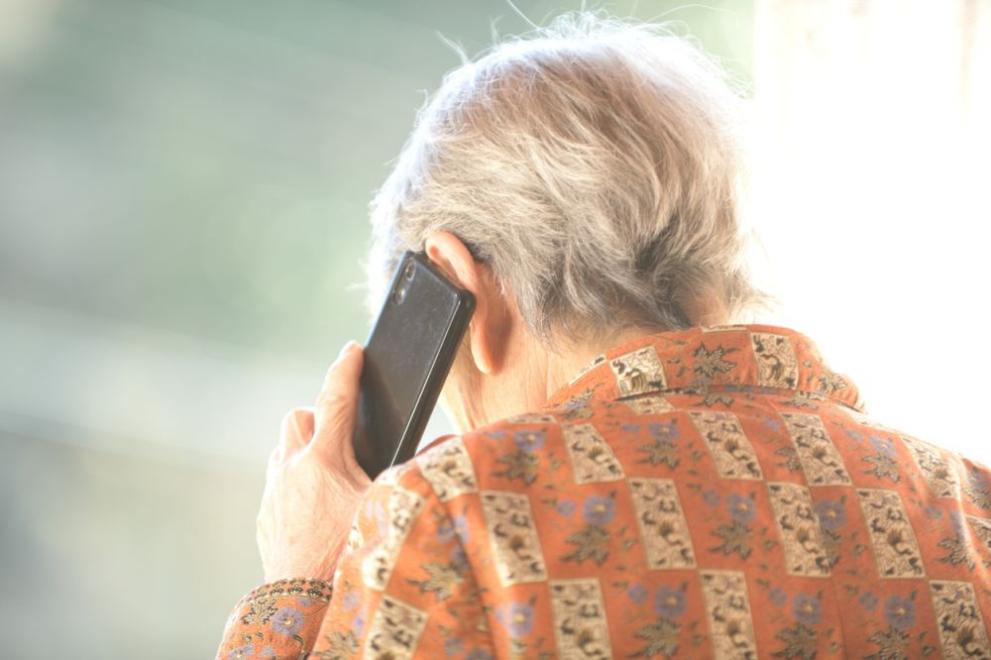 991-ratio-telefonna-izmama-zhena-telefon