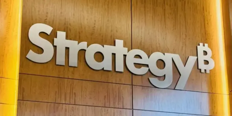 Strategy-anciennement-MicroStrategy-continue-dacheter-du-Bitcoin-BTC-768x384-1