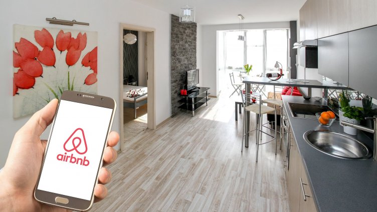 39f42dda011a492a20ea724233b1ab9f-instagramfotografin-airbnb-3399753